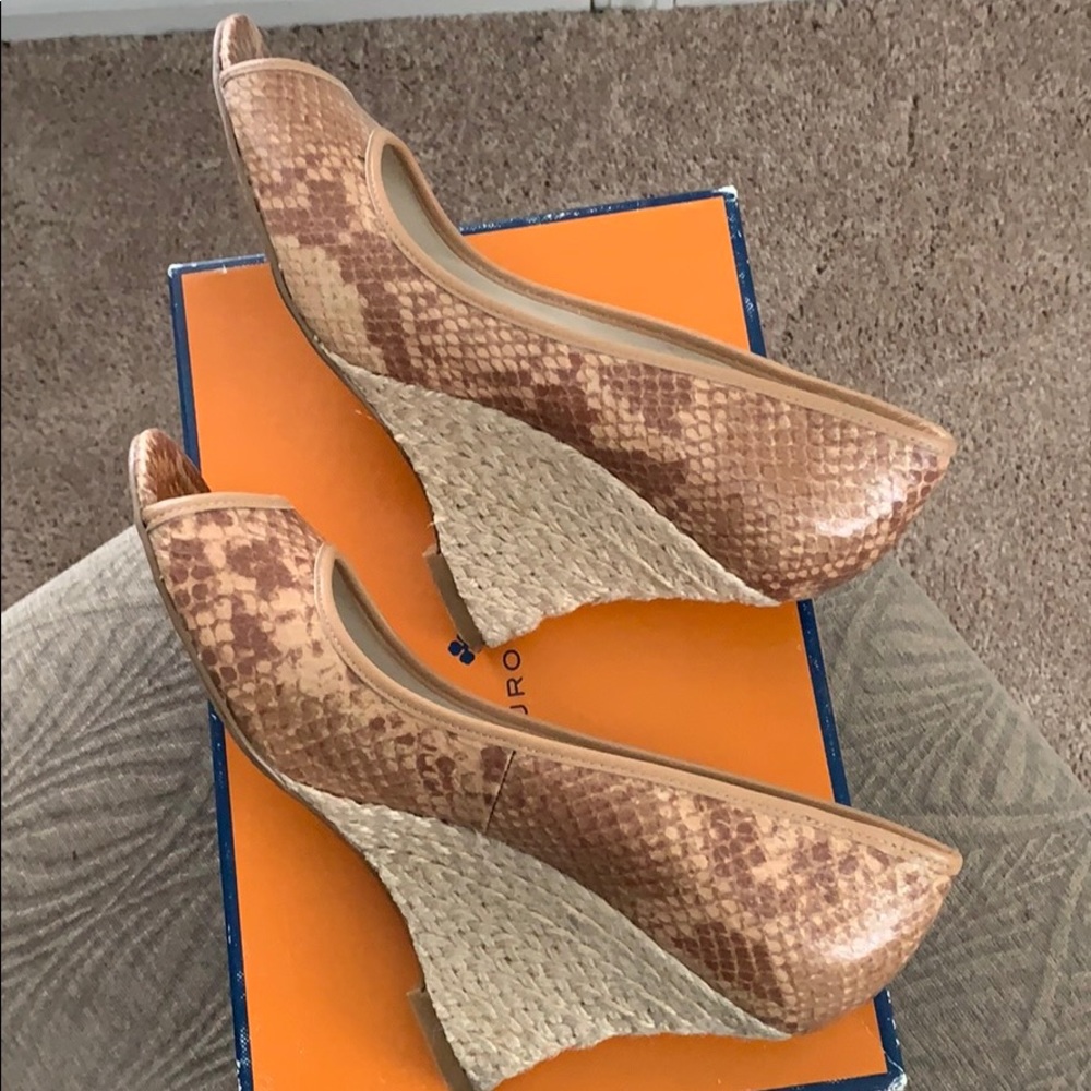 Shoes - Picture 4 of 4